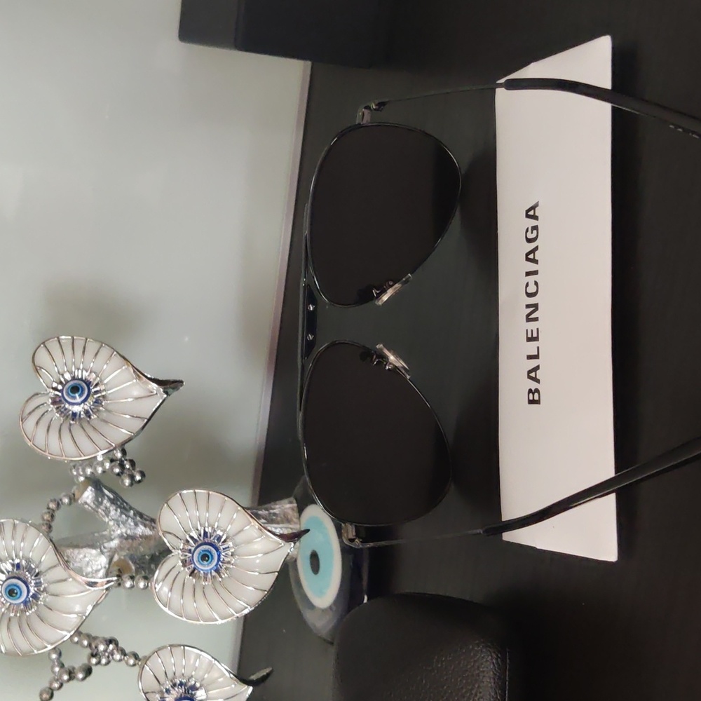 Authentic Balenciaga new season unisex aviator sunglasses - Picture 3 of 6